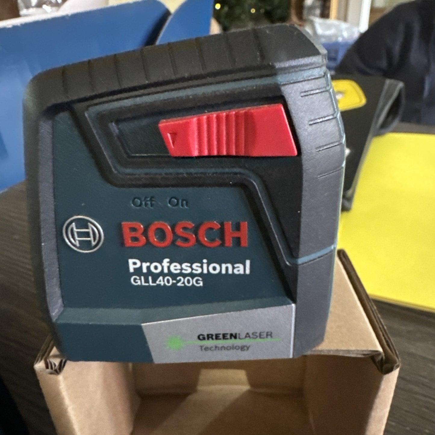 Bosch GLL40-20G Green-Beam Self-Leveling Cross-Line Laser -NOB FE3065369