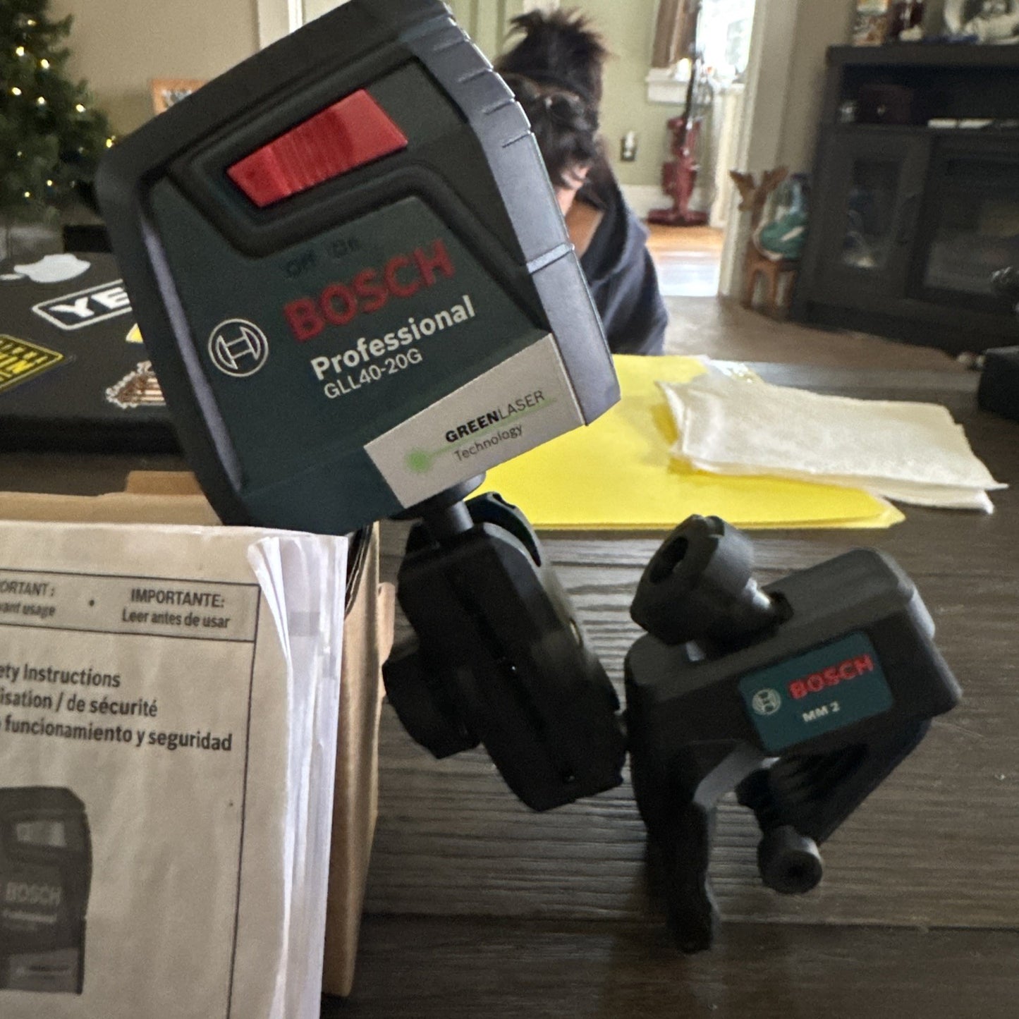 Bosch GLL40-20G Green-Beam Self-Leveling Cross-Line Laser -NOB FE3065369